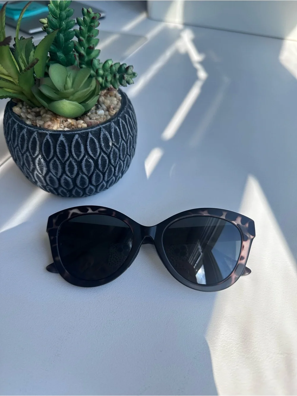 Rheos Tortoiseshell Cat Eye Sunglasse
